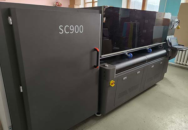 Цифровой широкоформатный принтер SC-900 в ООО «АМАРЕТТО»