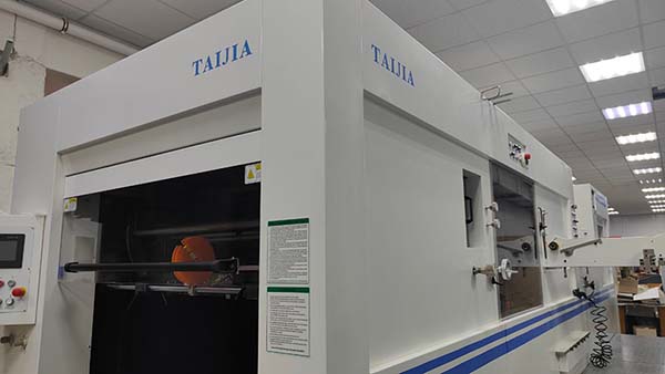 Автоматический пресс для высечки TaiJia T-1060CE в Великом Новгорода