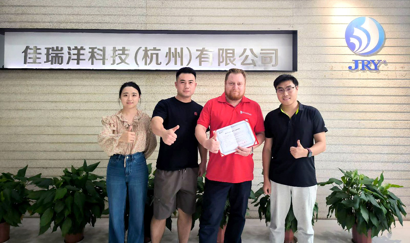 обучение в компании Jia Ruiyang (JRY)